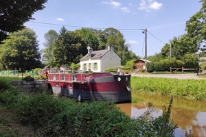 hebegement sur le  Canal de Nantes à Brest